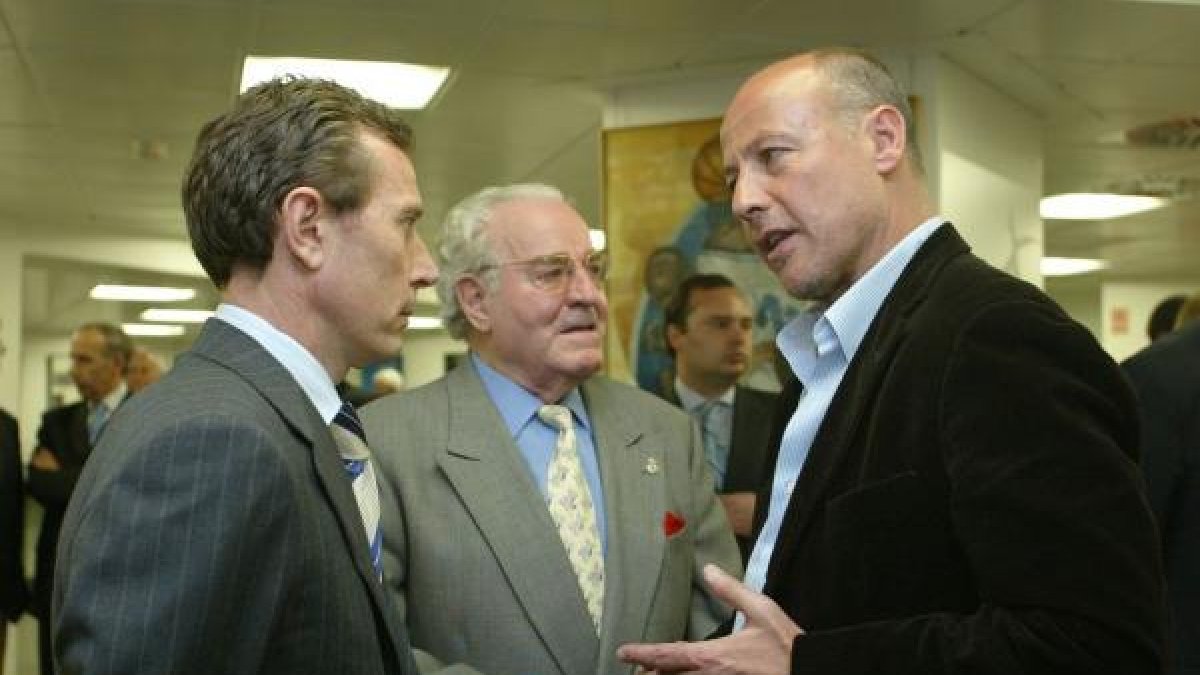 El doctor Neyra, con Butragueño y Corbalán.