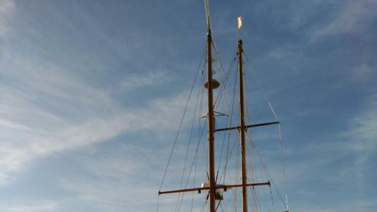 Patria, barco en el que viven a lo largo del año Helmut Franz y Carmen de Kluck.