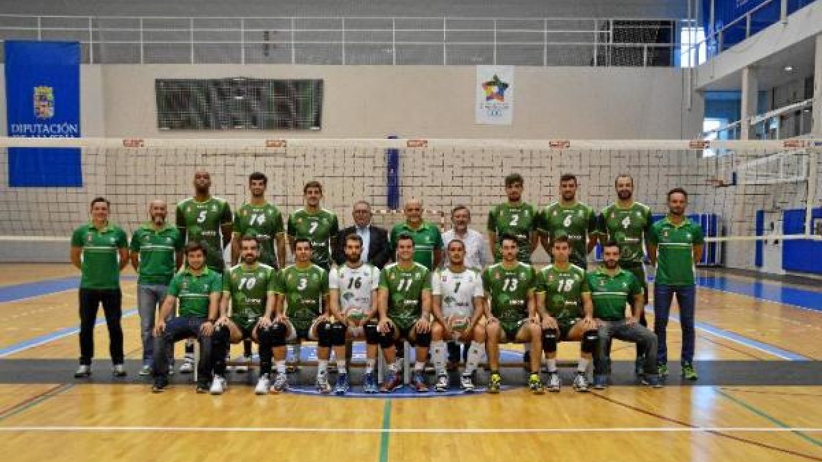 La plantilla ahorradora preparada para la gran batalla.