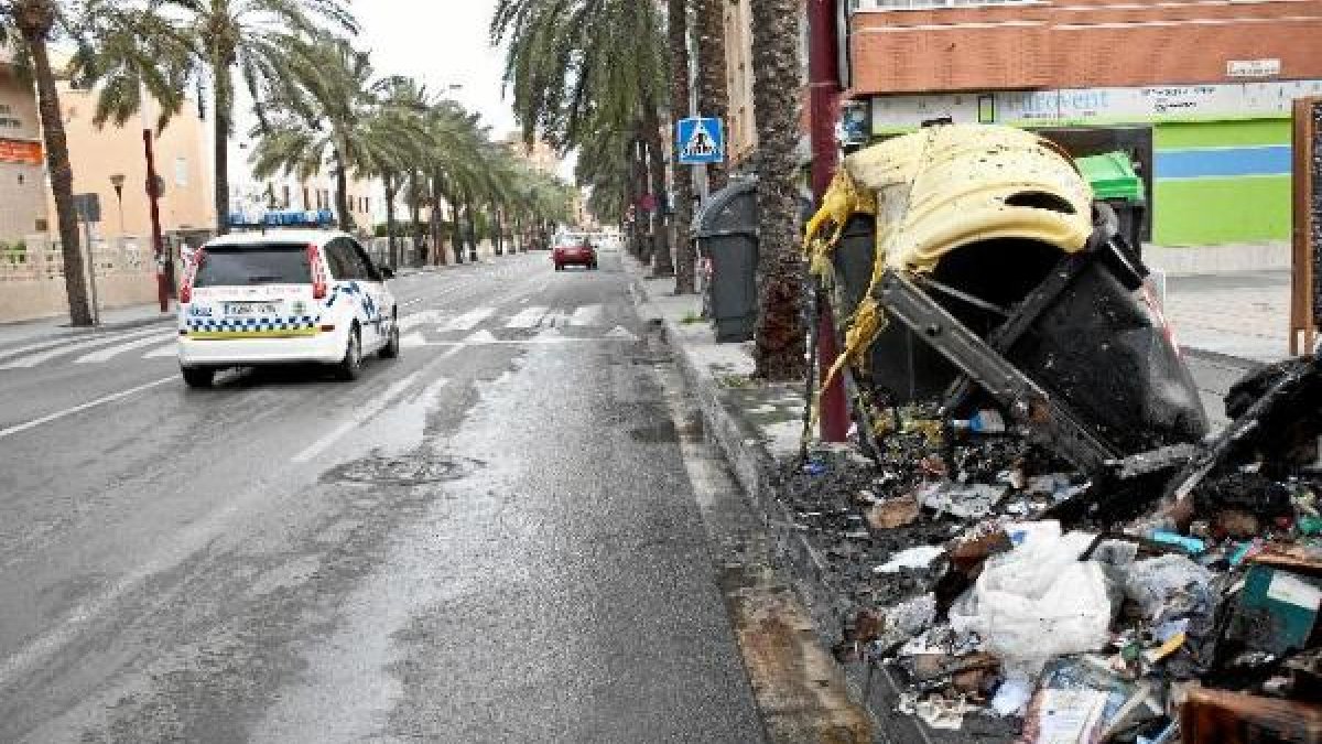 Imagen de un contenedor quemado