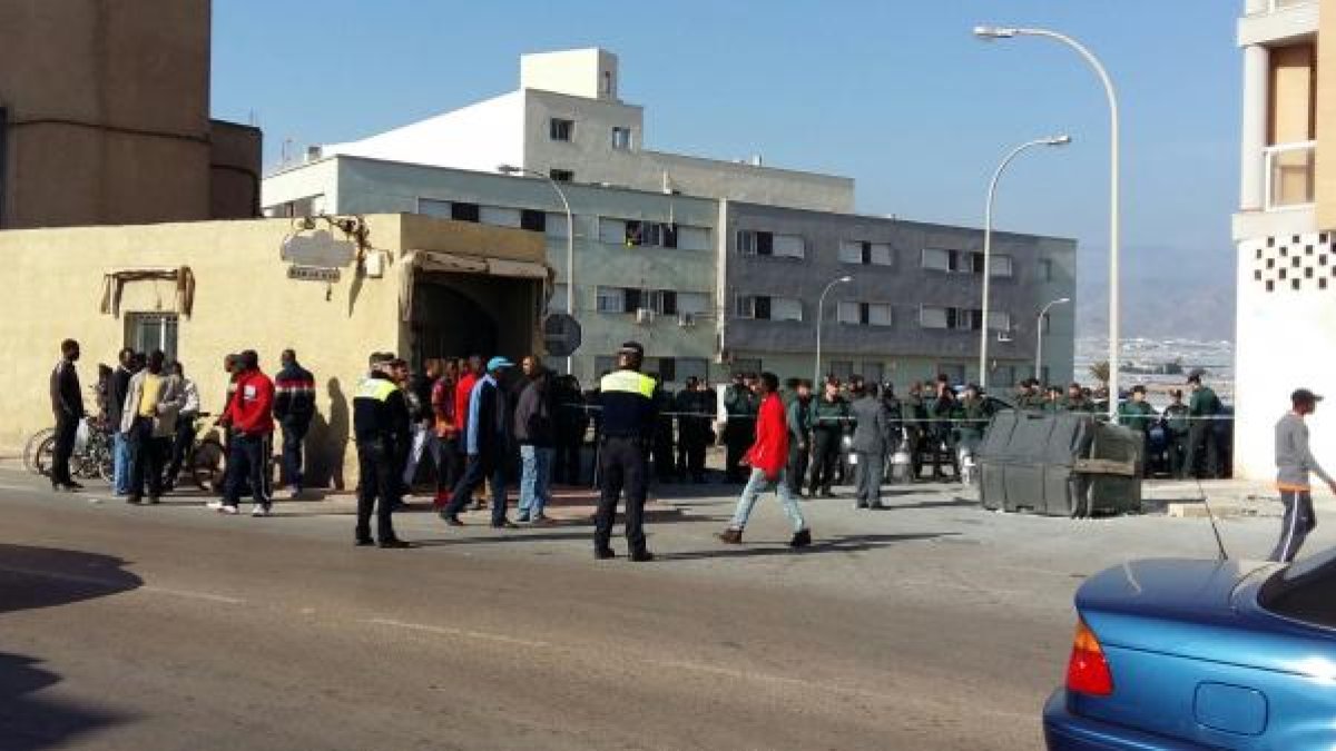 Dispositivo de seguridad desplegadotras el homicidio.