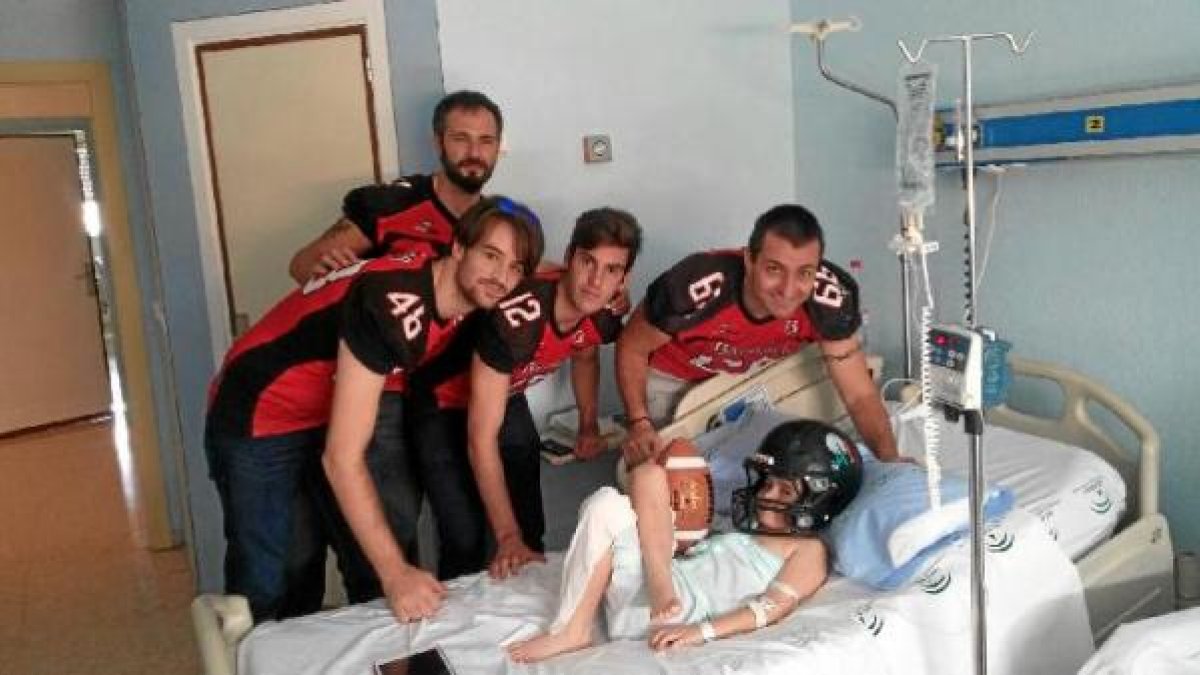 Víctor Ramos Vizcaíno con sus jugadores.