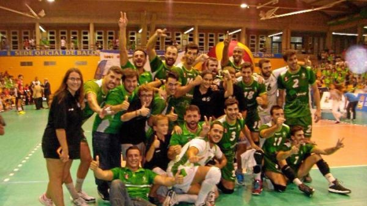 Los ahorradores celebrando el último título.