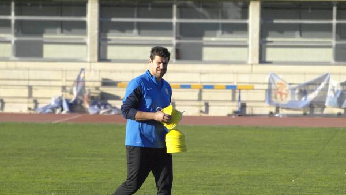 Fernando Estévez debuta este domingo en el Anexo.
