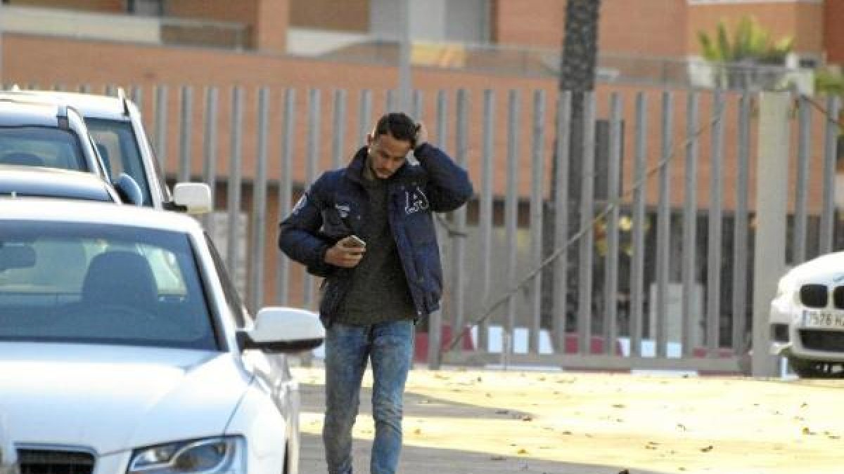 Iván Sánchez llegando al entrenamiento.