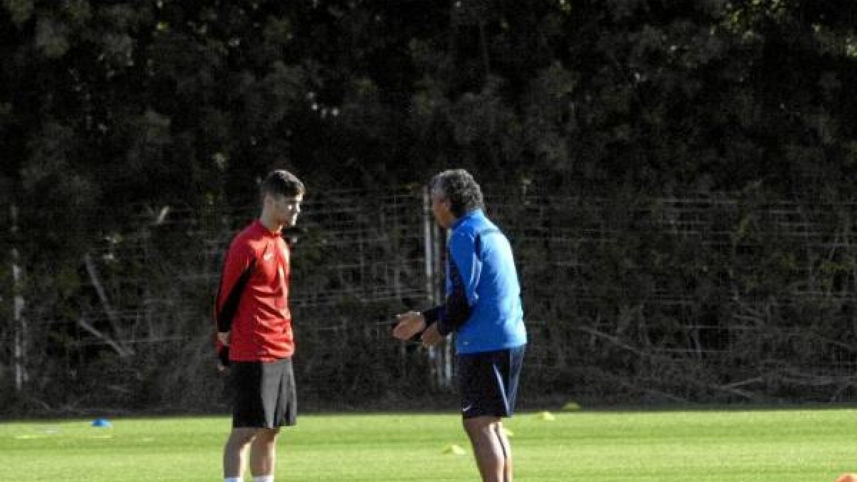 Gorosito los quiere enchufados mañana y tarde.