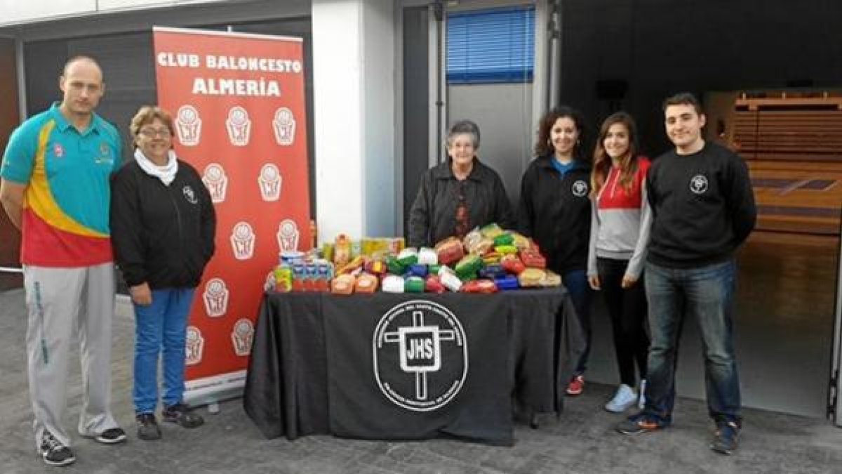 El baloncesto se hace más solidario en Navidad.