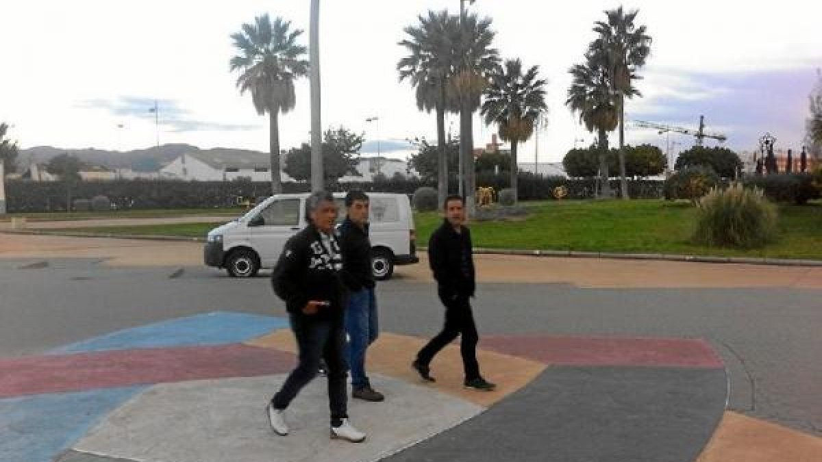 Gorosito llegando al Estadio con Alberto Benito.