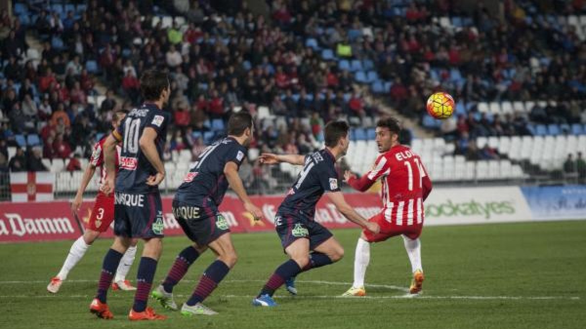 Eldin en el partido contra el Huesca.
