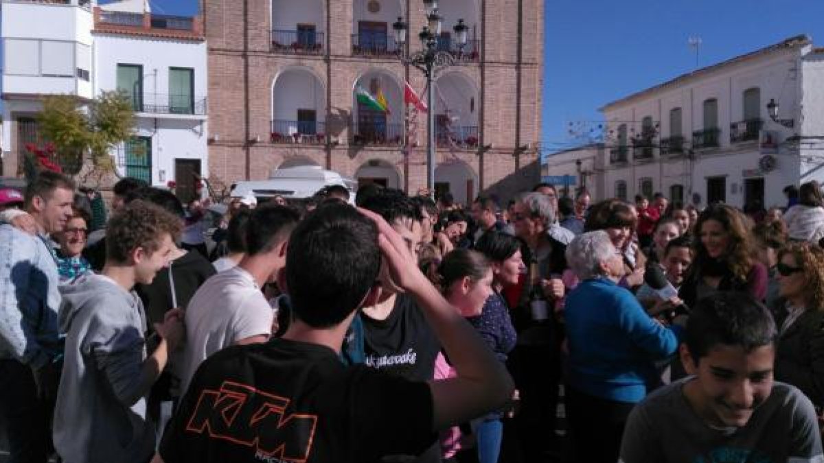 Alumnos del IES de Laujar celebrando el premio.