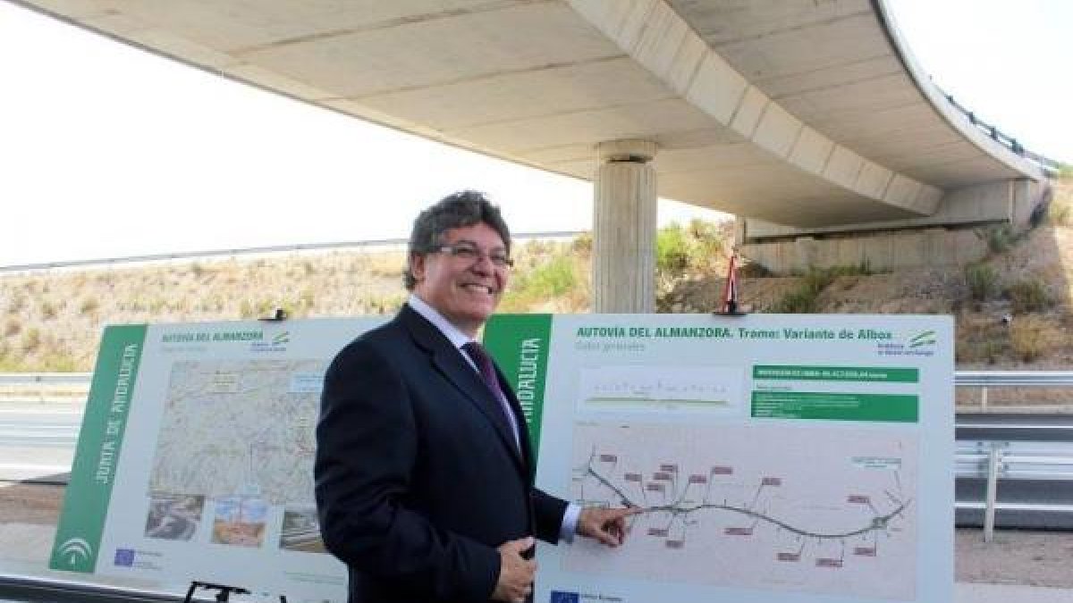 El alcalde albojense ha valorado el plan de la Junta.