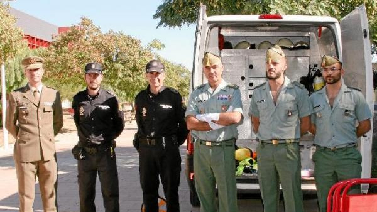 El coronel Víctor Bados (tercero por la derecha)