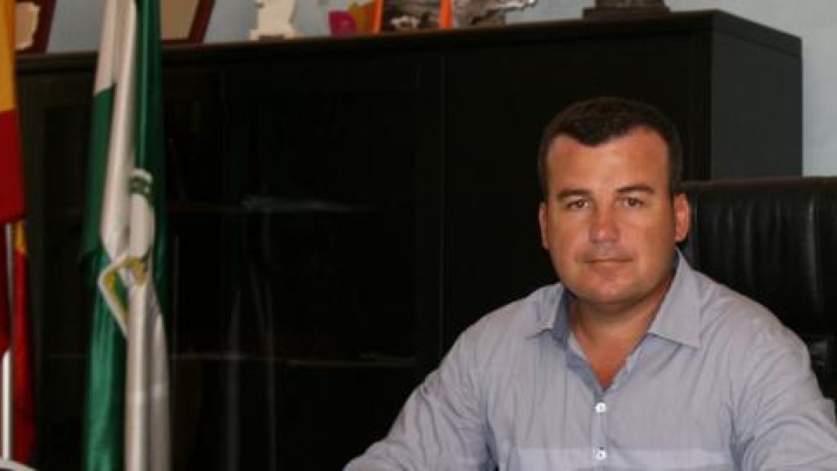 El alcalde de Carboneras, Salvador Hernández.