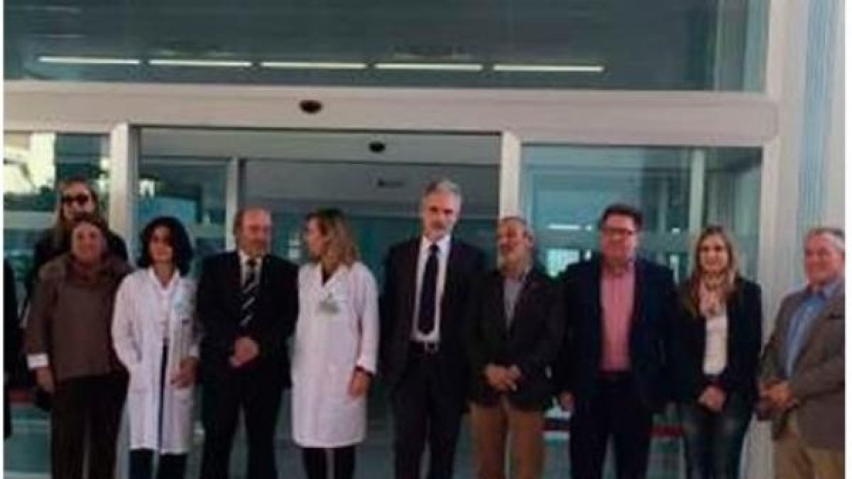 El Consejero de Salud dirante su visita al centro de salud.