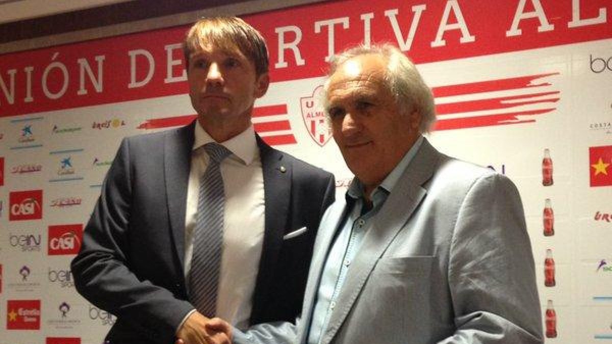 Entrenador y presidente.