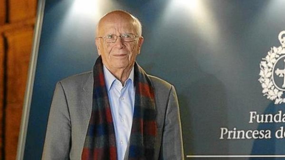 Emilio Lledó ha escrito una alocución para la efeméride.