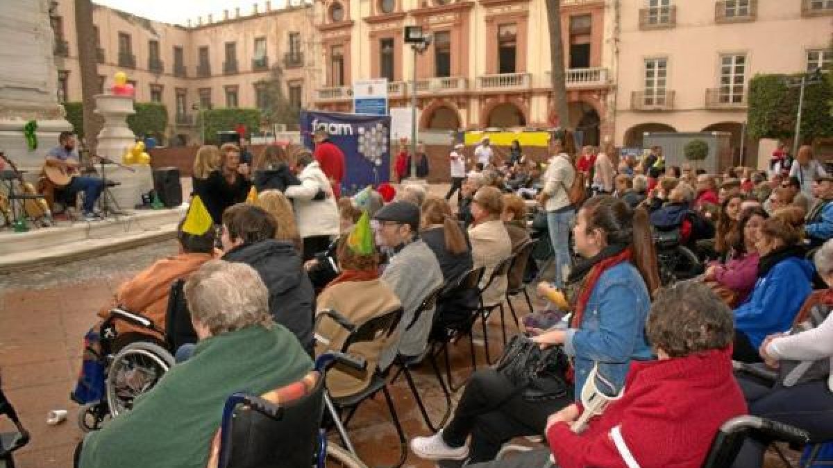 Concierto de Álex García celebrado esta mañana en la Plaza Vieja de Almería.