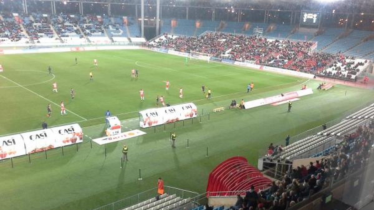 Así se veía el campo desde la cabina de la SER.