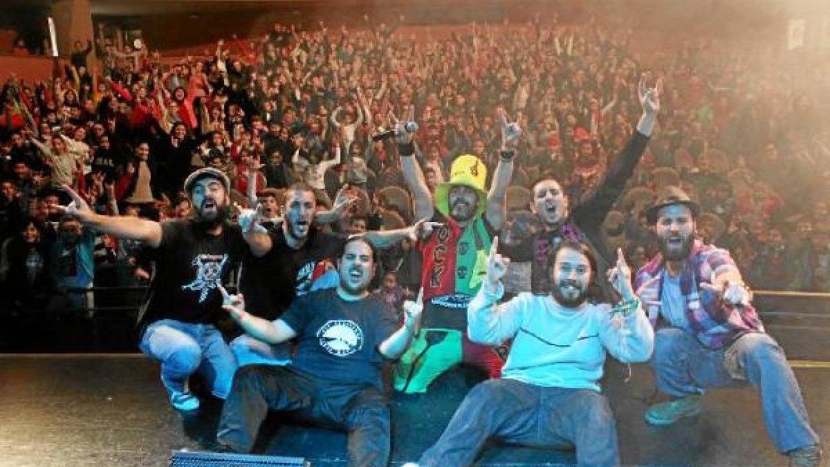 En Espera tras presentar ‘El rock se cuela en la escuela’.