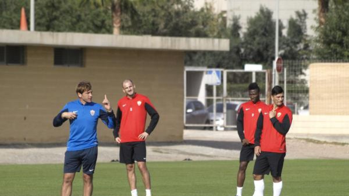 Joan Carrillo pide a la afición que se entregue al equipo.
