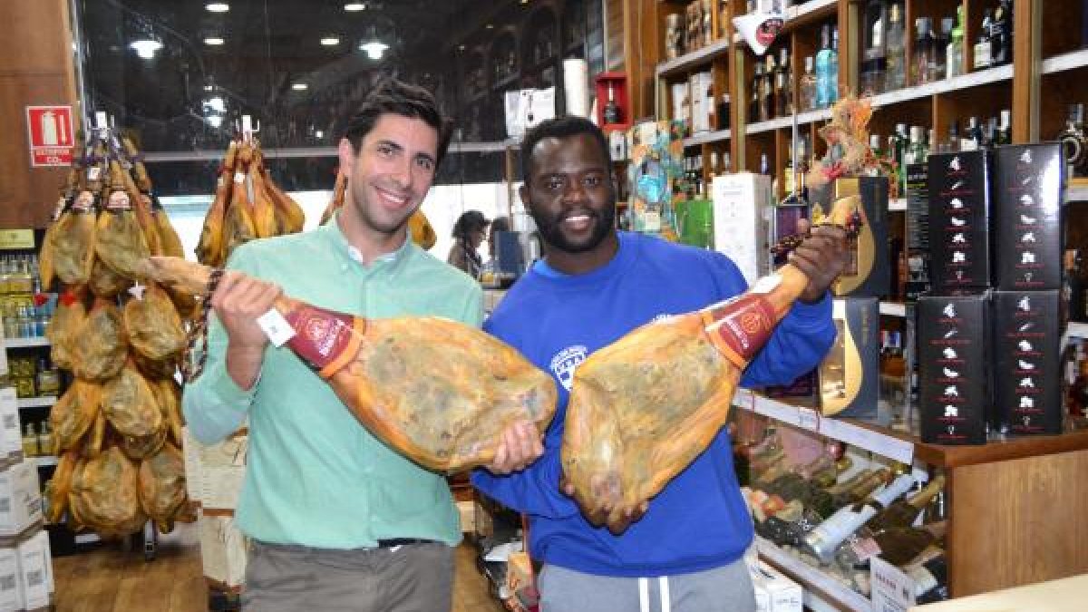 Presentación del último fichaje del URA.