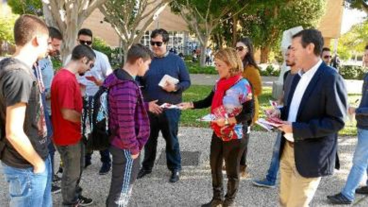 Acto con jóvenes por parte de los socialistas