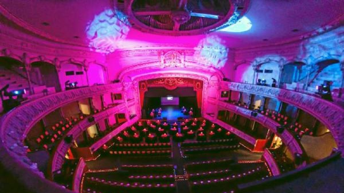 Interior del Teatro Cervantes que gestiona Kuver Producciones.