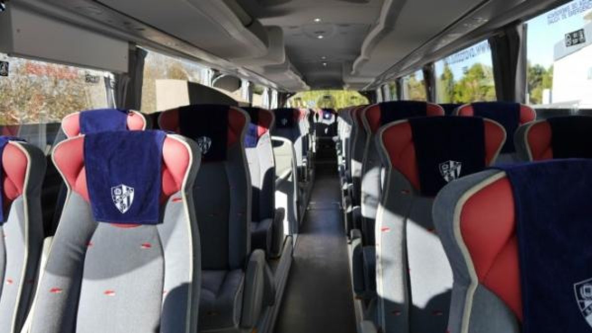 El Huesca viaja en autobús hasta Almería.