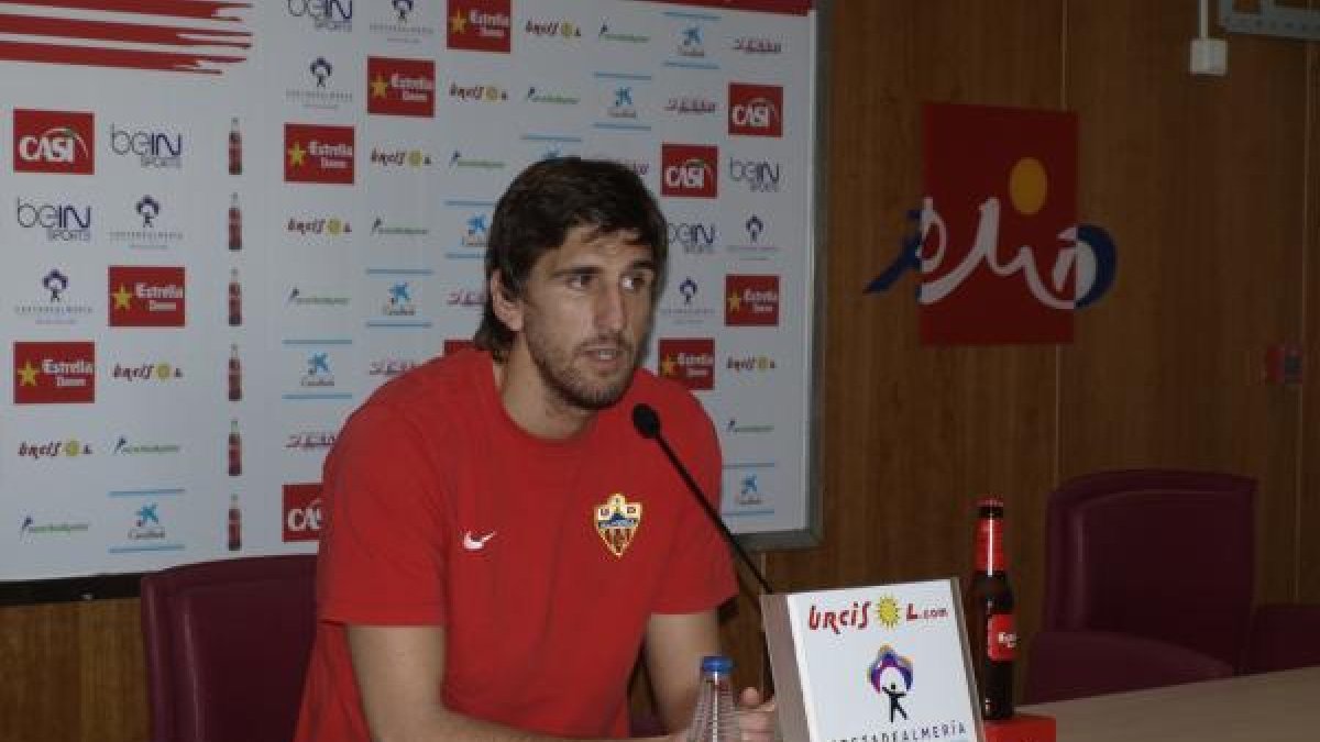 Julián Cuesta en rueda de prensa.