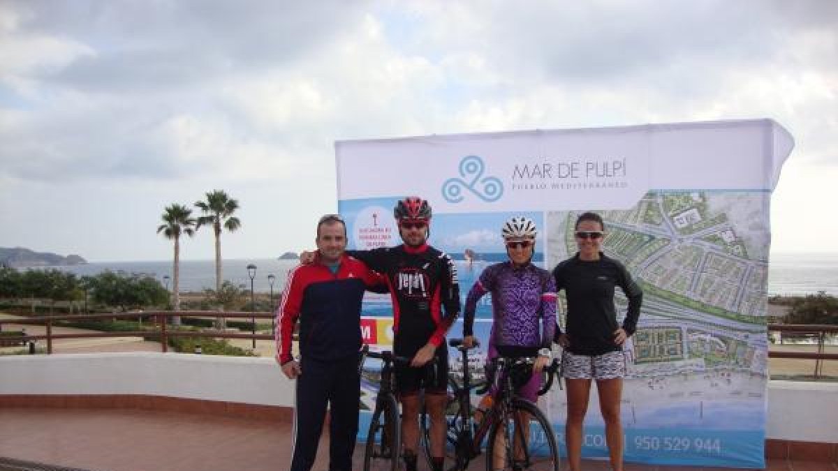 Triatletas en Pulpí.