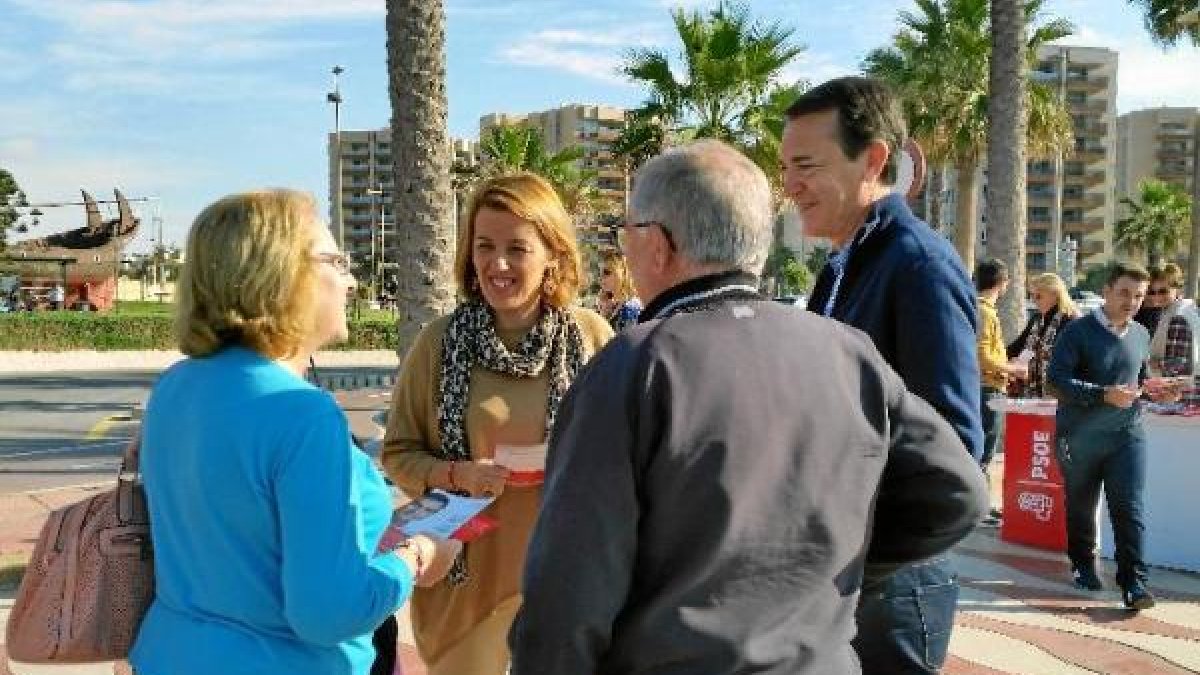 Reparto electoral del PSOE en el Paseo Marítimo