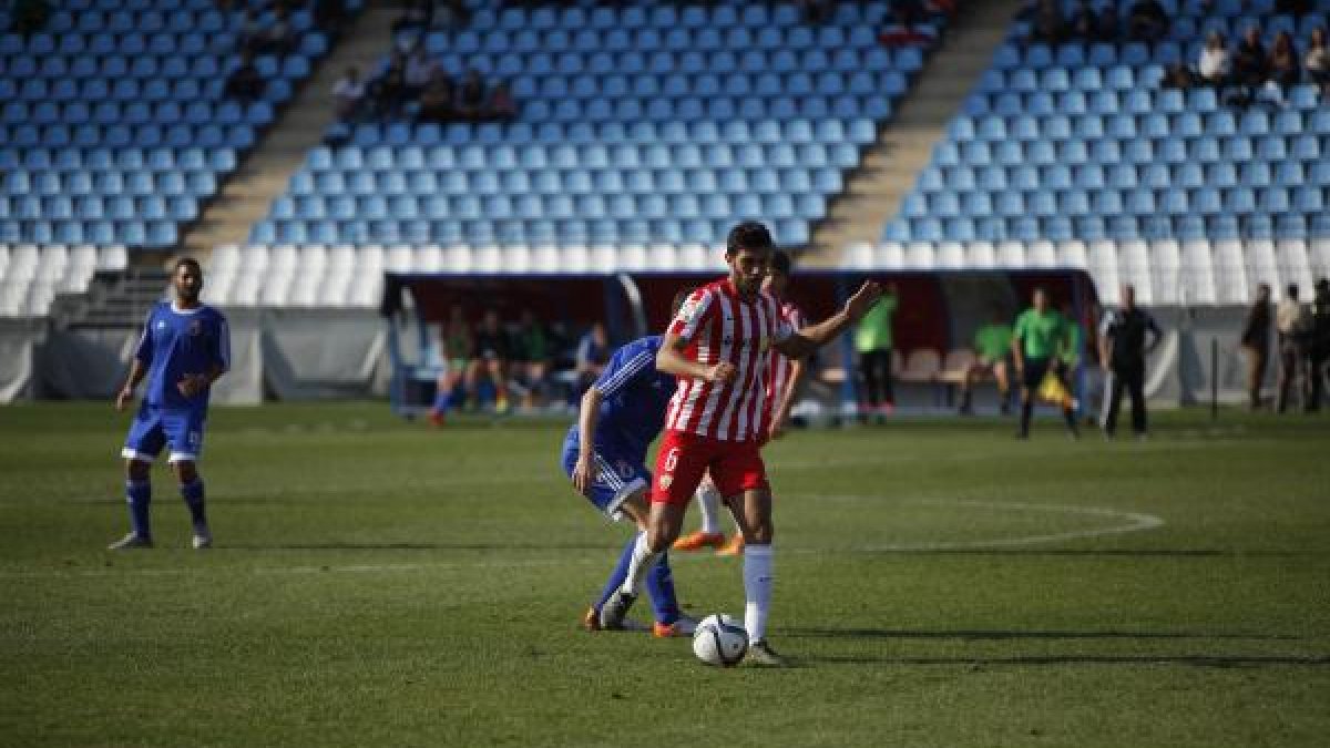 Una jugada del partido.