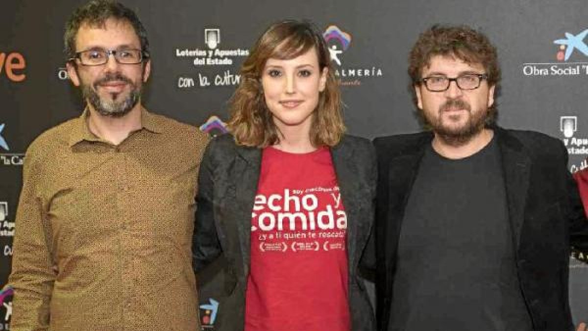 Natalia de Molina con el productor Germán García y el director Juan Miguel del Castillo.