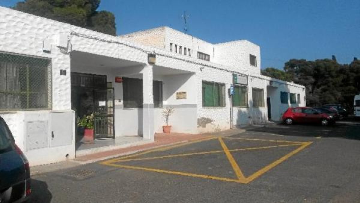 Imagen del Centro de Educación Especial Princesa Sofia cuyas instalaciones cuentan ya con más de 50 años de antigüedad.