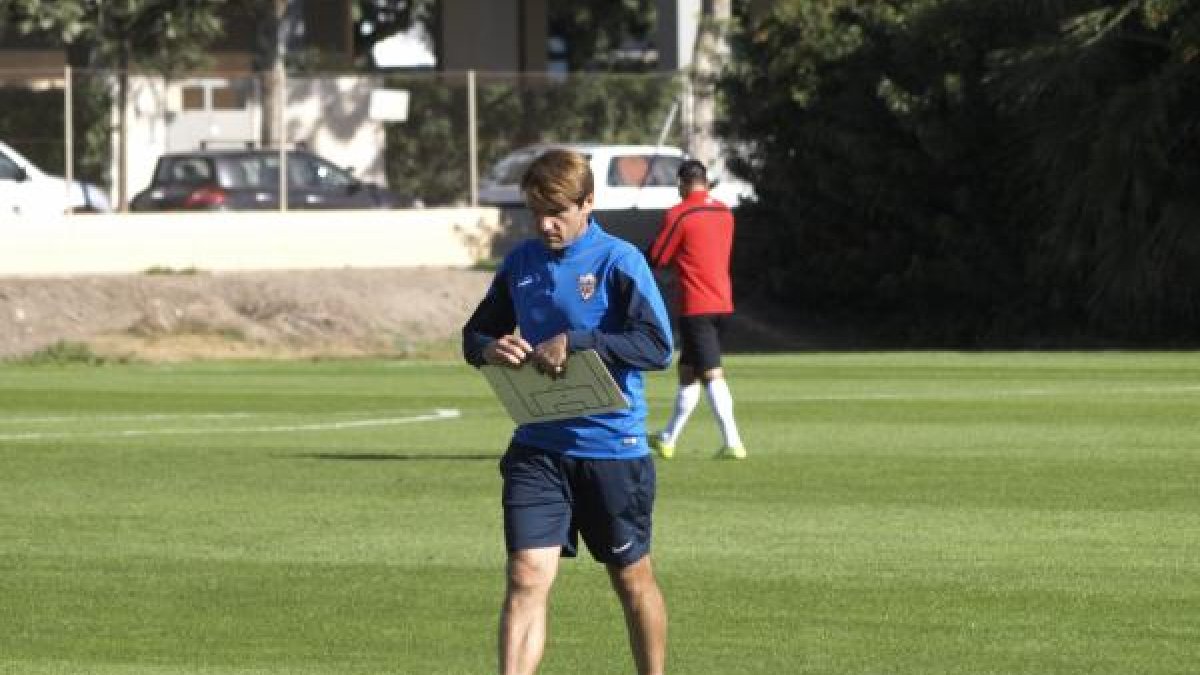 Joan Carrillo en el campo de la Vega.