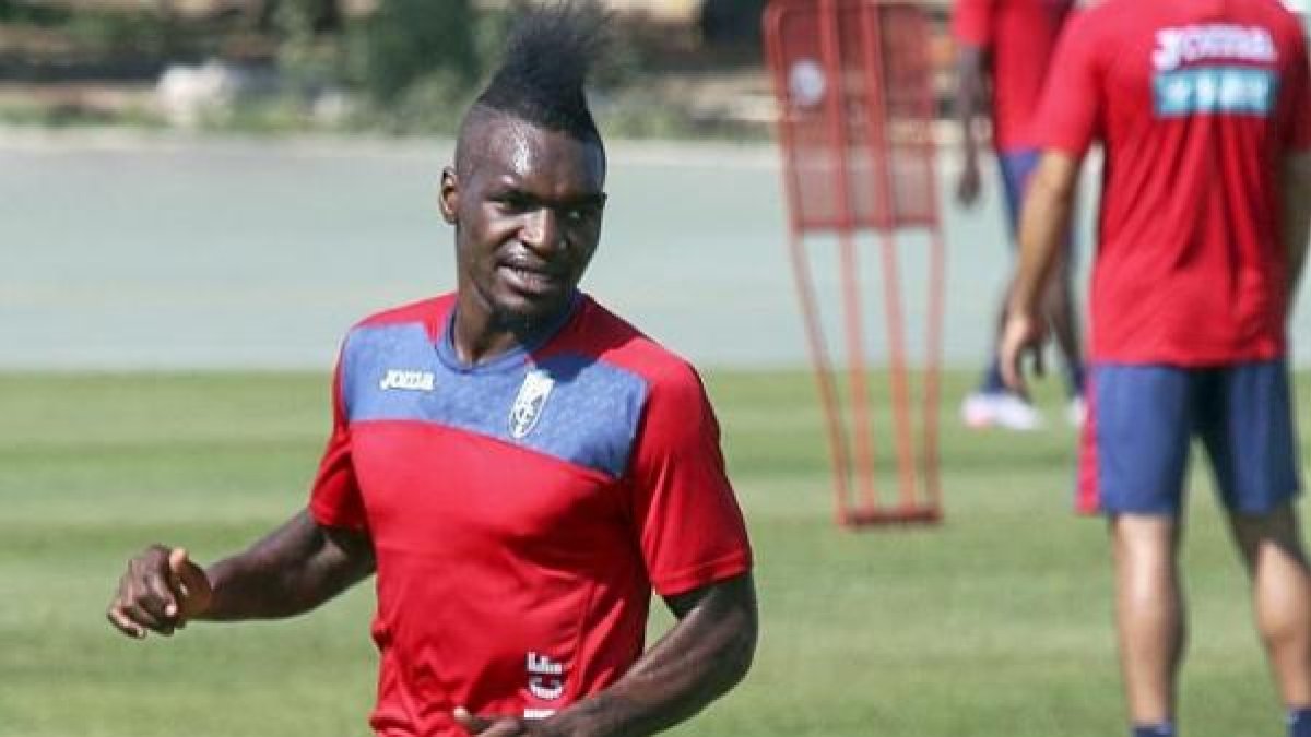 Thievy es apartado del Granada.