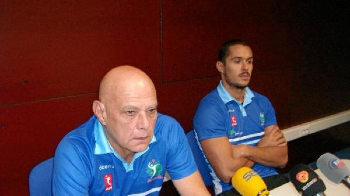 Piero Molducci y Alejandro Fernández en rueda de prensa.
