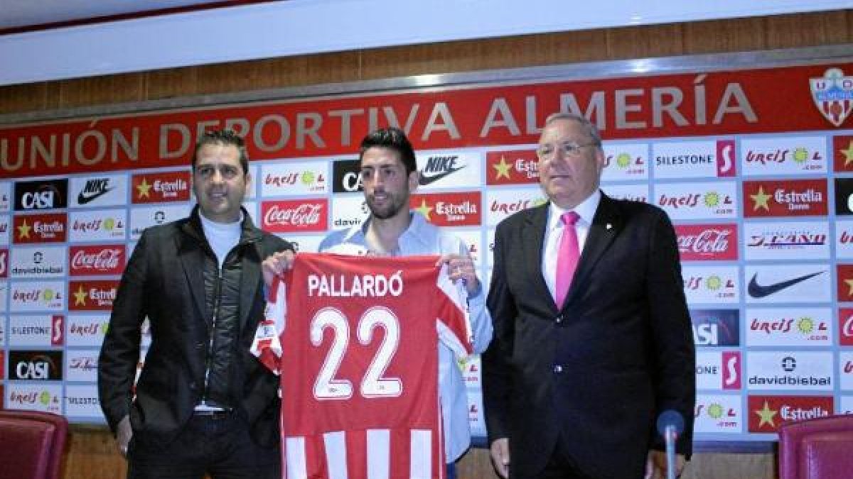 A este Almería solo le falta que vuelva Pallardó por Navidad.
