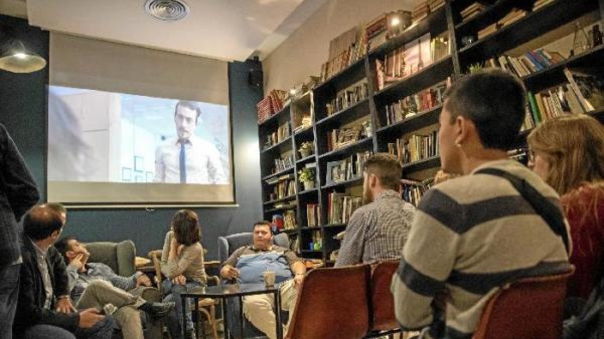 Actividad celebrada ayer en el Café Cyrano.