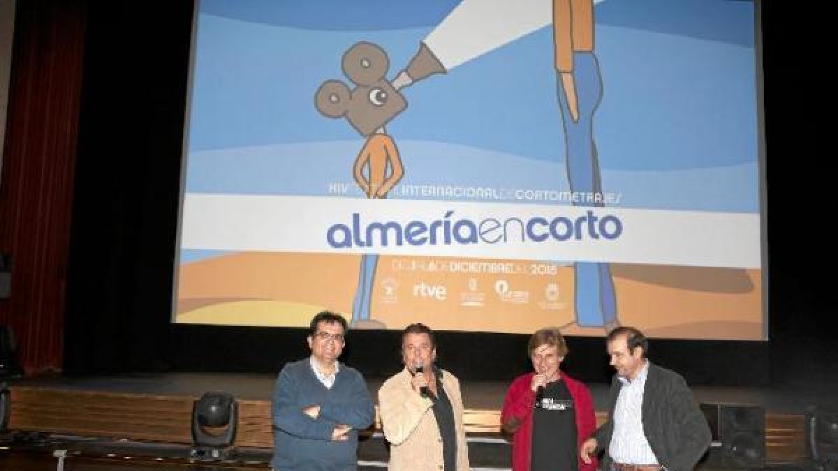 Muñoz y Urresti, presentando ayer el filme.
