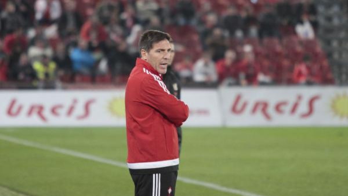 Eduardo Berizzo en la banda del Mediterráneo.