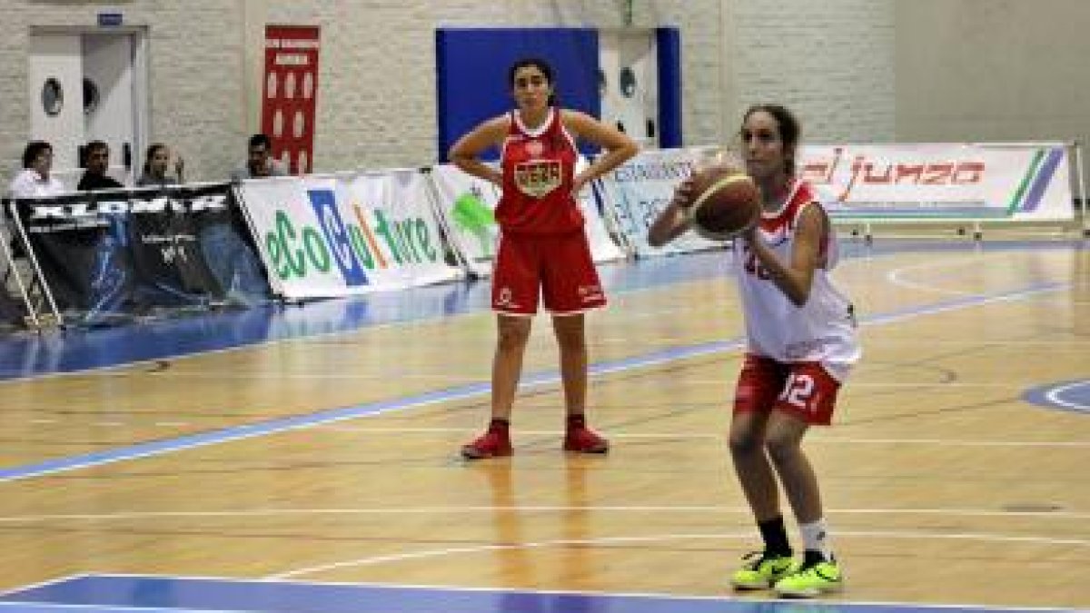Conchi Satorre en un partido con el CB Almería.
