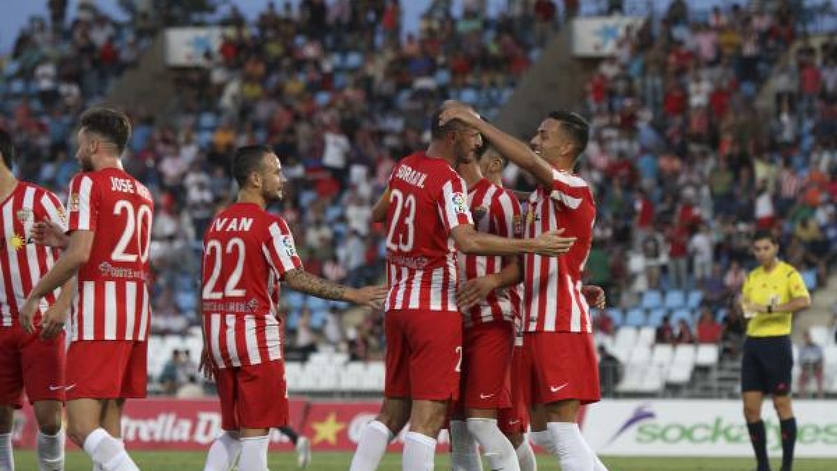 El Almería es de los más amonestados de Segunda.