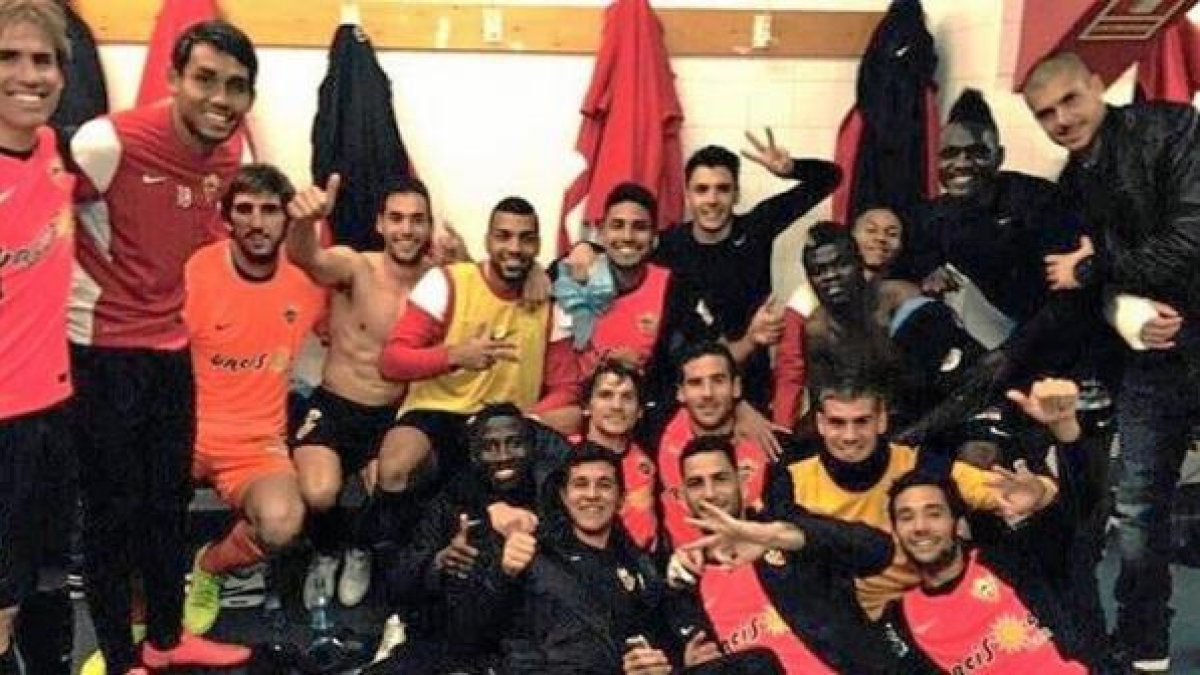 El vestuario del Almería tras ganar en Balaídos.