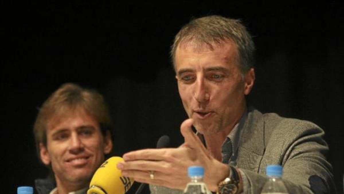 Borbalán Con Corona de fondo en un acto benéfico.