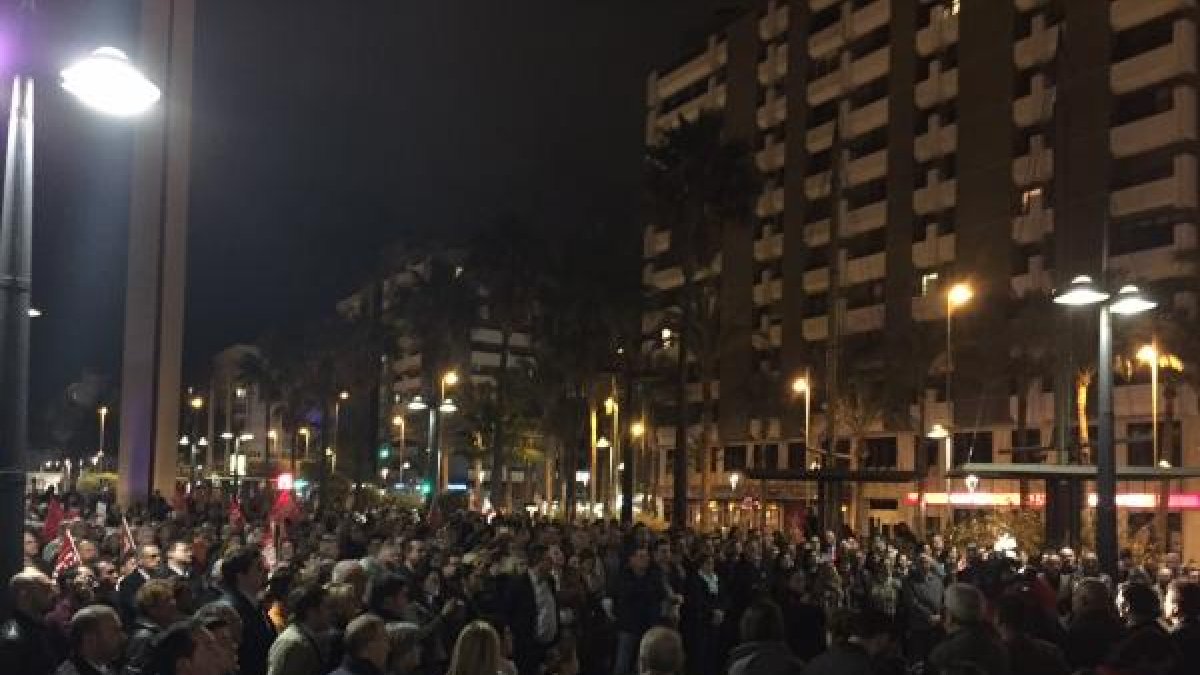 Imagen durante la lectura del amnifiesto en la Plaza de Las Velas.