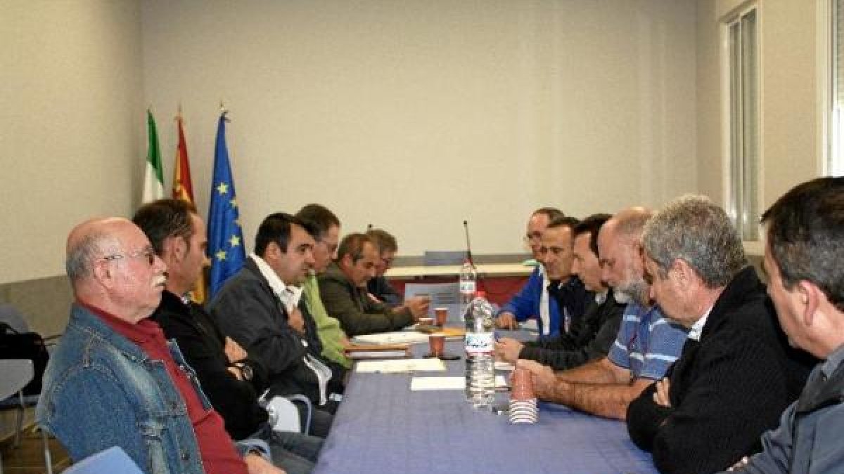 Reunión de Feral y Coag para debatir sobre el agua