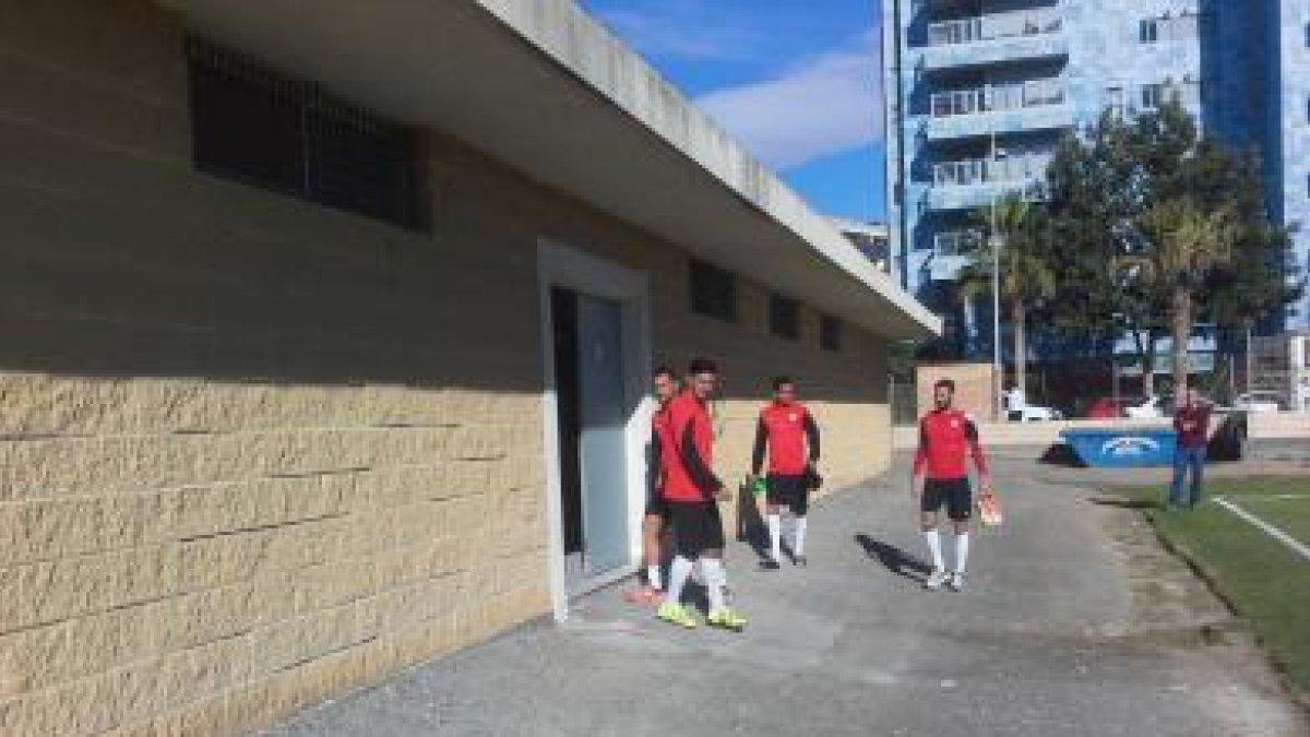 Llega el Almería a La Vega.