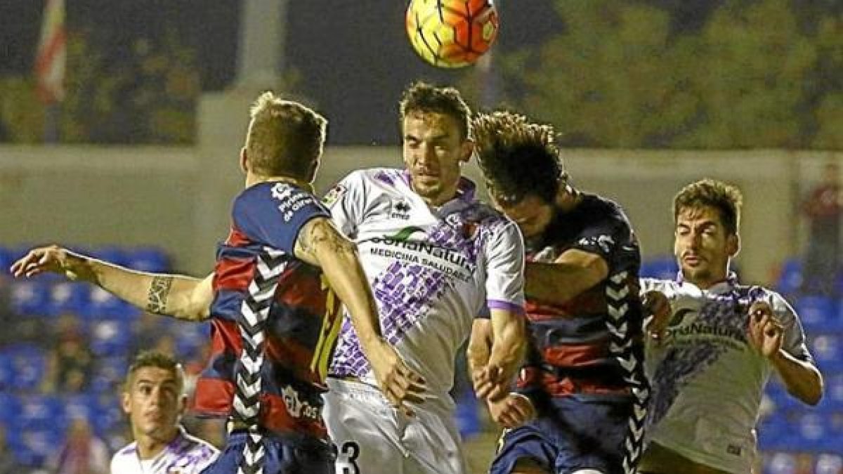 Óscar Díaz con el Numancia.