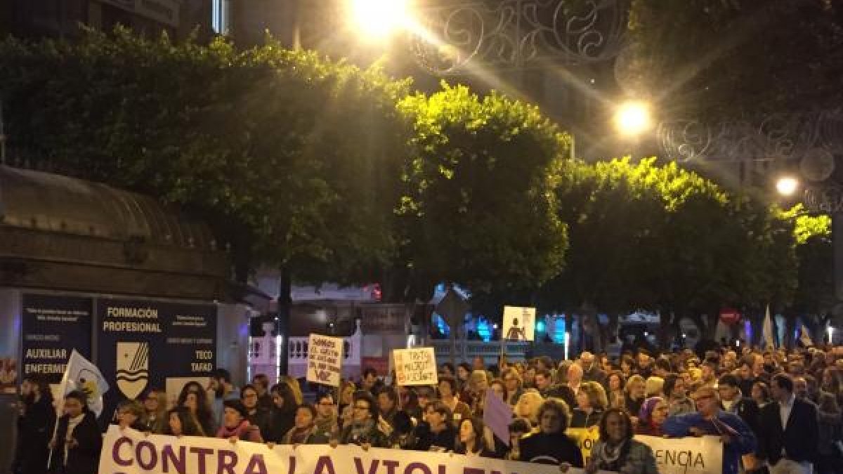 Marcha contra la violencia de género por las calles de la capital.